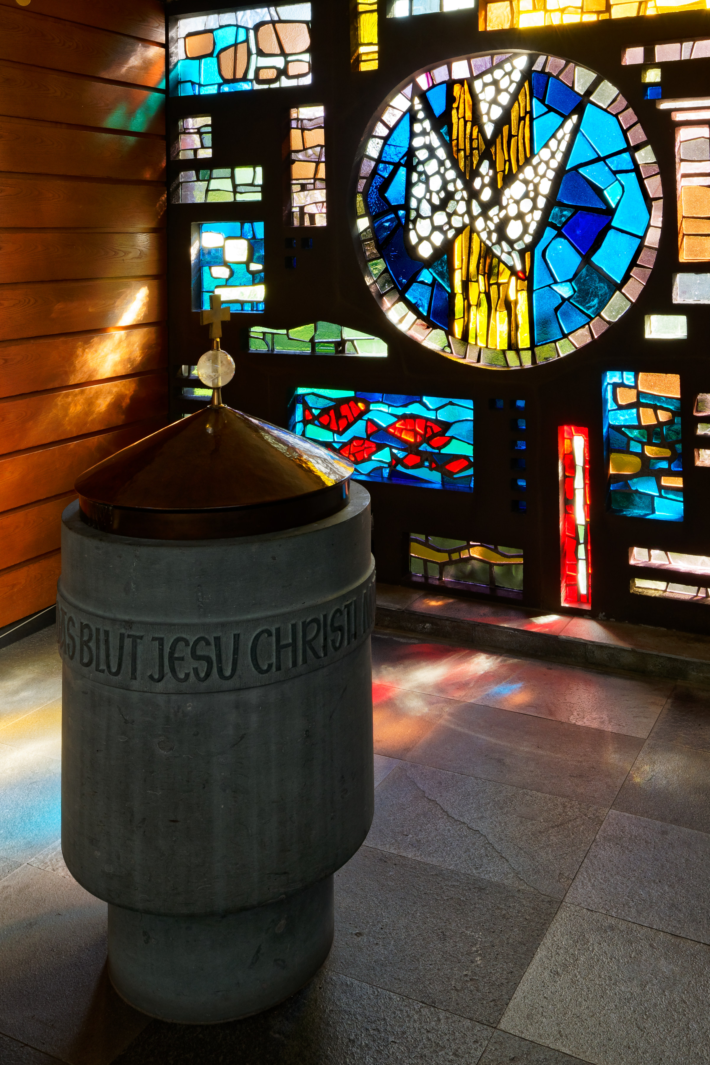 Taufstein in der Johanneskirche